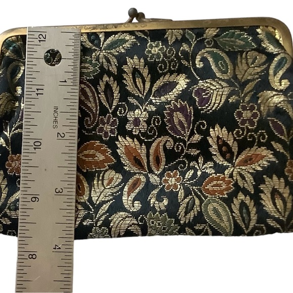 Vintage Tapestry Snap Clutch - Picture 5 of 7